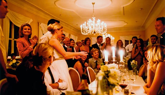 Der Zauberer in Nürnberg - Philipp Schwarz - Zaubernde Hände - Zaubern ganz nah - Tischzauberkunst - Close Up Magic