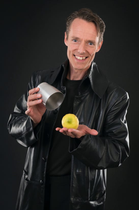 Der Zauberer in Nürnberg - Philipp Schwarz - Zaubernde Hände - Geburtstage - Hochzeiten - Weihnachtsfeier - Zauberkünstler